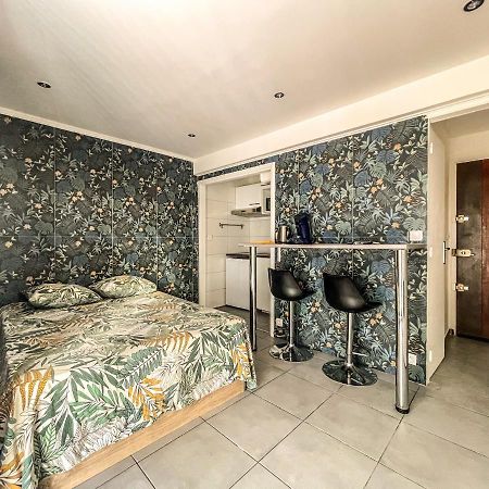 Le Saint Charles II Apartment Марсилия Екстериор снимка